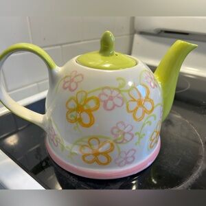 Floral ceramic teapot EUC